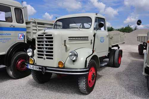 1961 Borgward B 655 K von Gebrüder Klarwein Weßling beim Oldtimer-Nutzfahrzeugtreffen 2016 im Kieswerk Ebenhöh