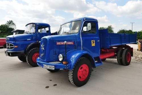 Henschel HS 100 AK und Mercedes-Benz  1624 LAK von Ettengruber beim Oldtimer-Nutzfahrzeugtreffen 2016 im Kieswerk Ebenhöh