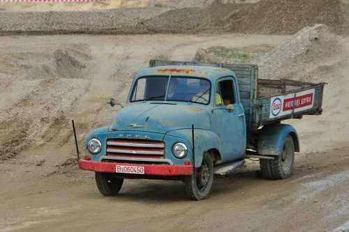Opel Blitz beim Oldtimer-Nutzfahrzeugtreffen 2016 im Kieswerk Ebenhöh