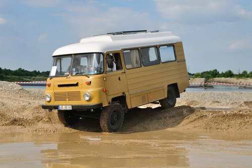 Robur LO 2500 A beim Oldtimer-Nutzfahrzeugtreffen 2016 im Kieswerk Ebenhöh