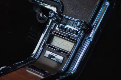 Mittelkonsole eines 1964 Ford Thunderbird