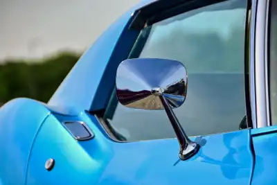 Seitendetails einer Chevrolet Corvette Stingray von 1972.