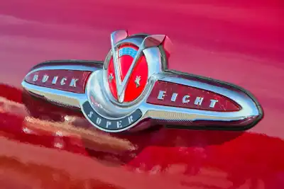 Emblem des Buick Super Eight