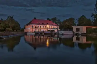 Nachtaufnahme vom Isarwerk 3 in München