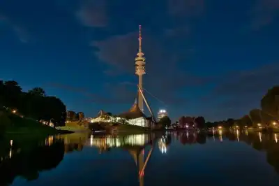 nächtliche Langzeitbelichting im Olympiapark in München