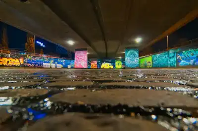 Nachtaufnahme unter der Donnersbergerbrücke in München