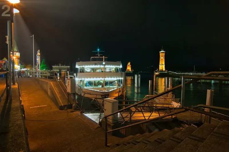 Lindauer Hafen bei Nacht
