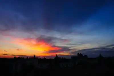 Abendrot am Himmel über München