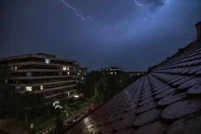Blitze während eines Gewitters über München (25.06.2022)