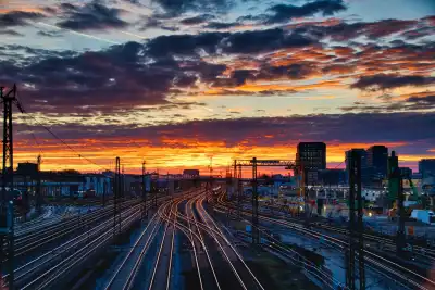 Wolkenreicher Sonnenuntergang im Münchner Westen (22.03.2024)